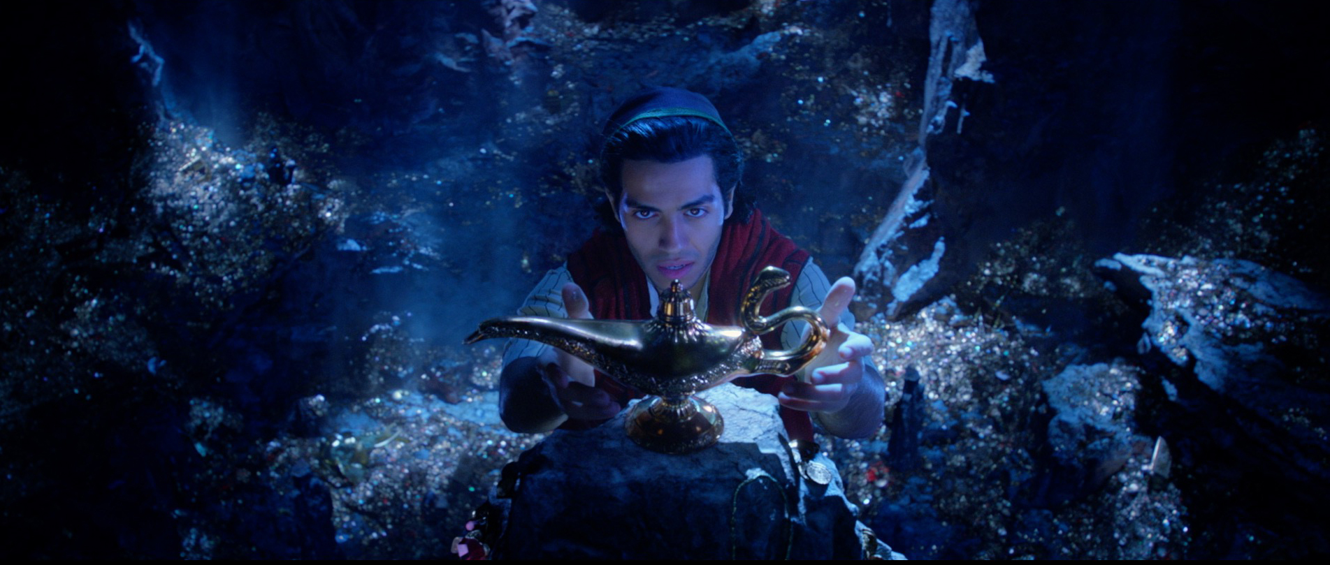Ohrwürmer, arabisch-mystische Kostüme und wüstenheiße Actionszenen - Aladdin